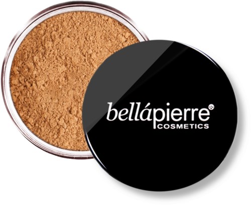 En behållare med lösa makeup-puder med svart lock märkt Bellápierre Cosmetics.