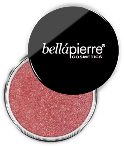 Rosa skimrande kosmetika i en rund behållare med svart lock, märkt Bellápierre Cosmetics.