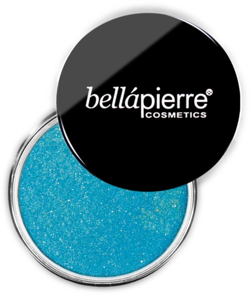 En liten blå ögonskugga med glittrande shimmer i en rund behållare, märkt 'bellápierre COSMETICS'.