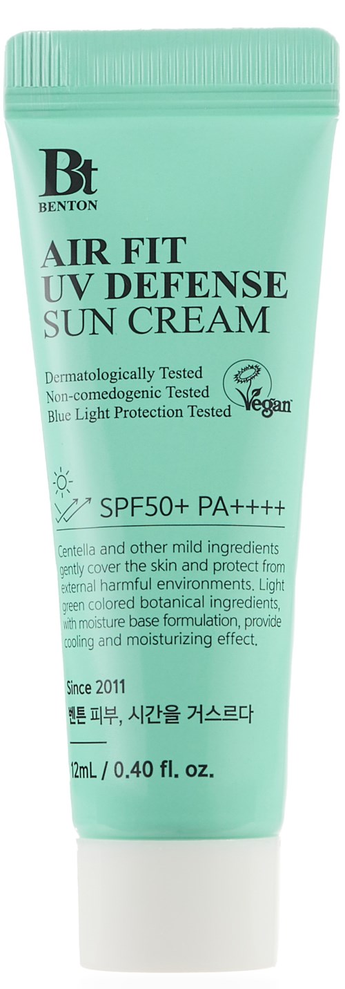 Groene tube zonnebrandcrème met SPF50+ en veganistische label, voor gezicht, biedt zonbescherming, met vouwdeksel.