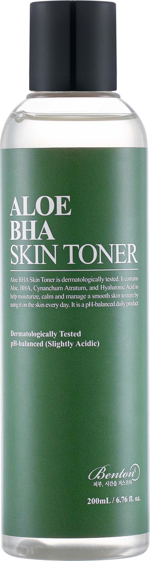Een heldere fles met groen label, zwarte dop, met aloë vera huidtoner. Gelabeld "Aloe BHA Skin Toner."