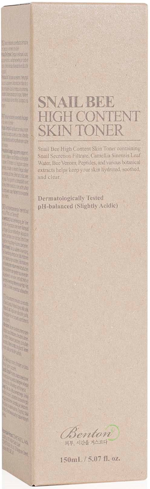 Een lange, beige doos voor Benton Snail Bee High Content Skin Toner, met productdetails aan de voorkant.