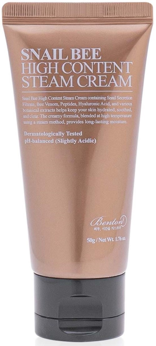 Een beige tube met de tekst "Snail Bee High Content Steam Cream" en een zwarte dop, voor huidverzorging.