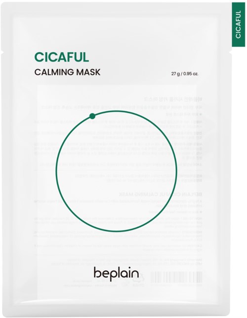 Een wit zakje met groene tekst, bevat een kalmerende masker van beplain, gewicht 27g, met een kleine groene sticker bovenaan.