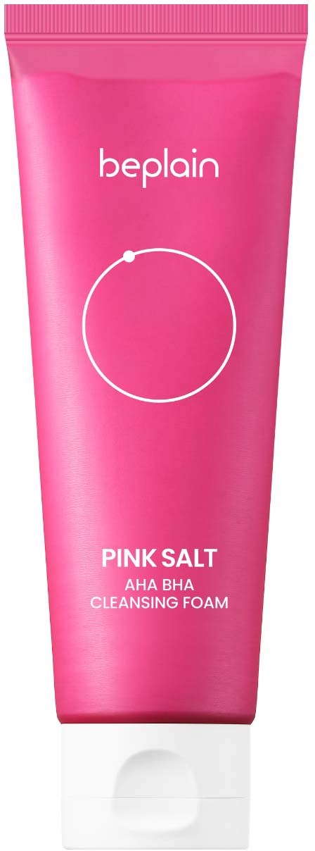 Roze tube van beplain Pink Salt AHA BHA Reinigingsschuim. Lichtroze kleur. Merknaam en productgegevens erop geschreven.
