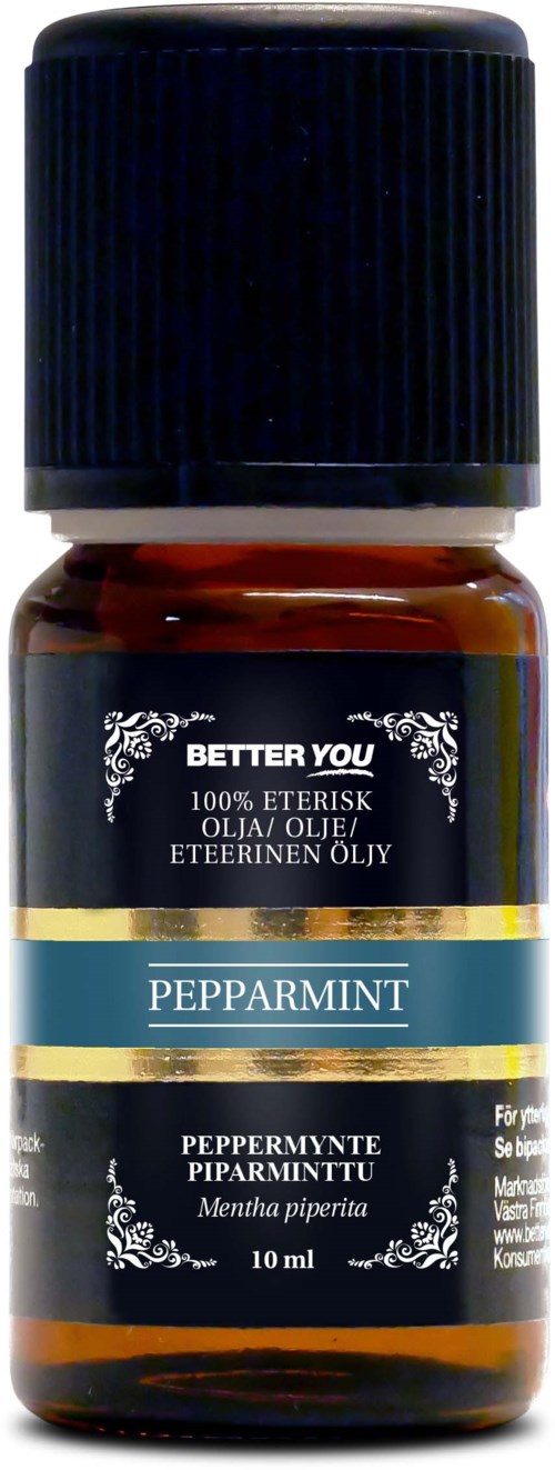 Liten brun flaske med svart lokk merket 'Peppermint' og nevner 'Mentha piperita' for peppermynteolje.