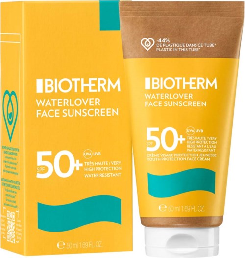 Een gele en bruine tube Biotherm Waterlover Face Sunscreen met SPF 50+ en UV-bescherming.