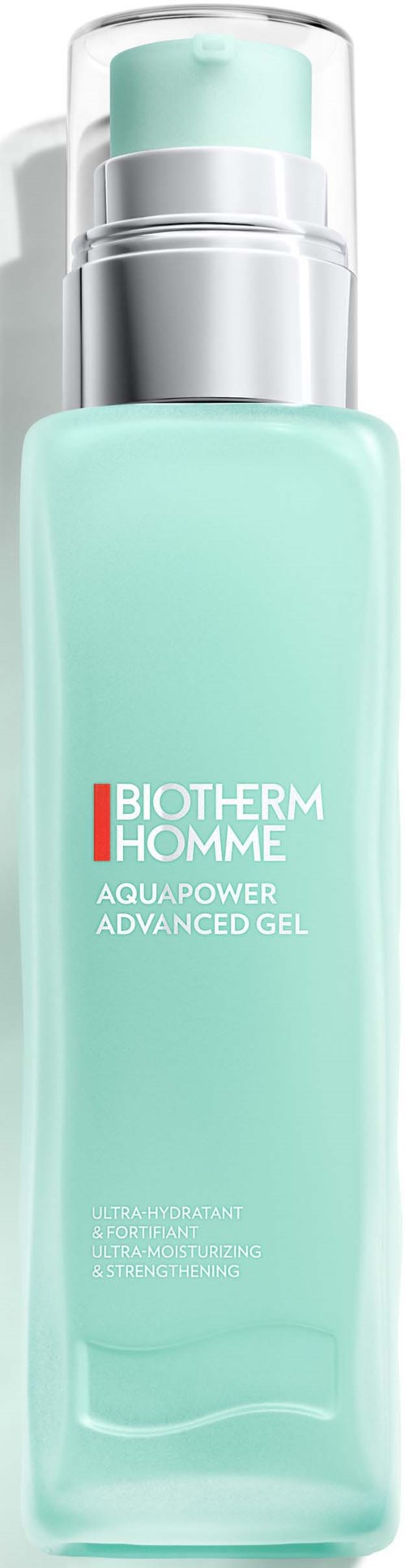 En lång, ljus mintgrön flaska med pump. Den står Biotherm Homme Aquapower Advanced Gel och har ett silverlock.