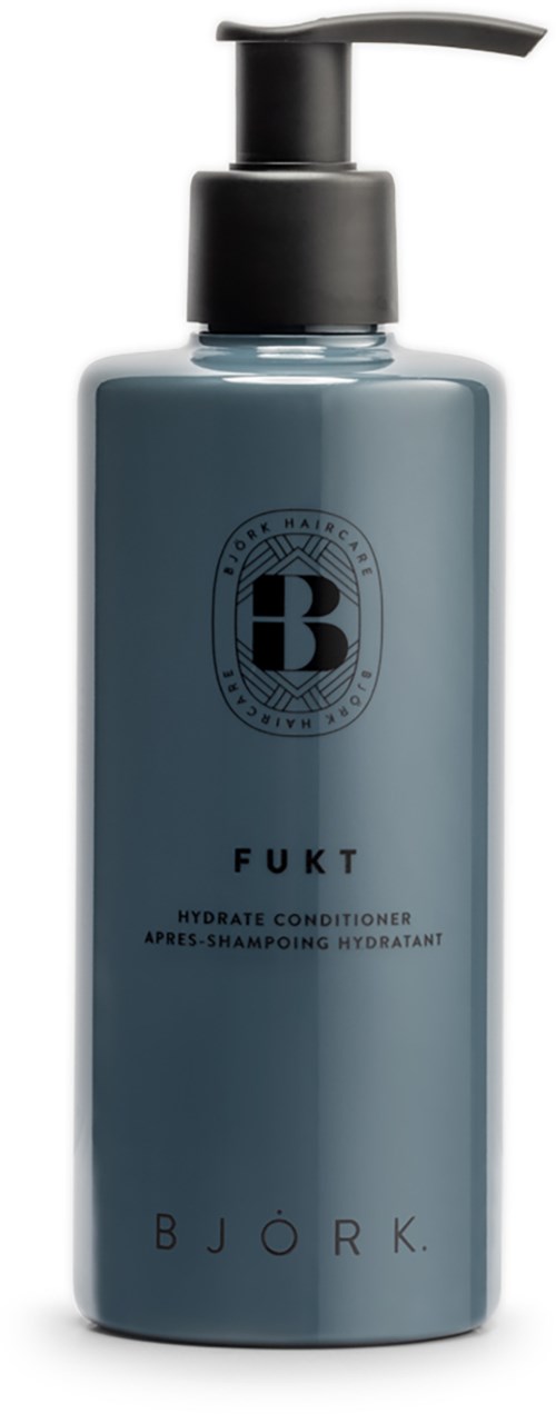 Eine blaue Flasche mit schwarzem Pumpkopf, beschriftet 'FUKT' und 'BJÖRK'. Es ist eine feuchtigkeitsspendende Spülung.