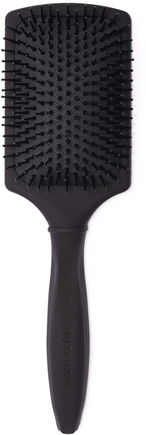 Eine schwarze Haarbürste mit breiten Zinken, rechteckigem Kopf und gebogenem Griff.