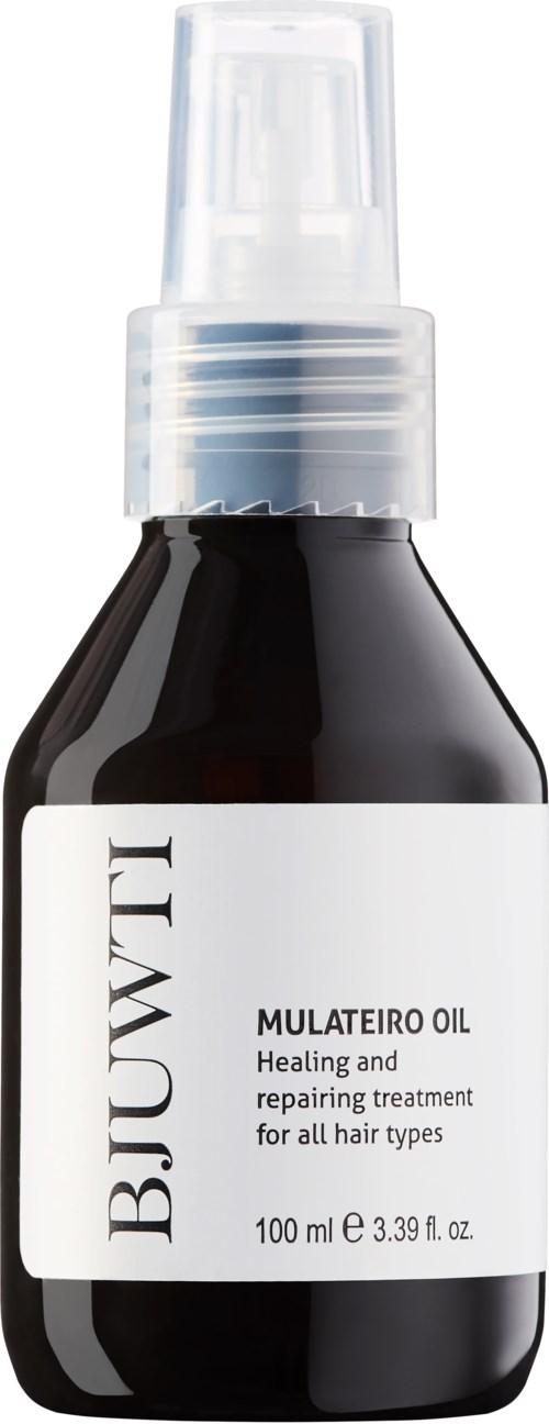 Een donkere fles met spraydop bevat Mulateiro-olie voor haarbehandeling. Het etiket toont de naam en beschrijving.
