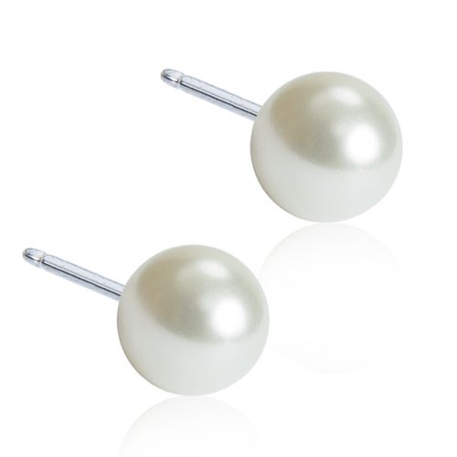 A pair of pearl earrings with white pearls and silver hooks.