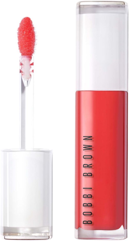 Een lipgloss met een heldere deksel en een koraalkleur, met de naam Bobbi Brown.