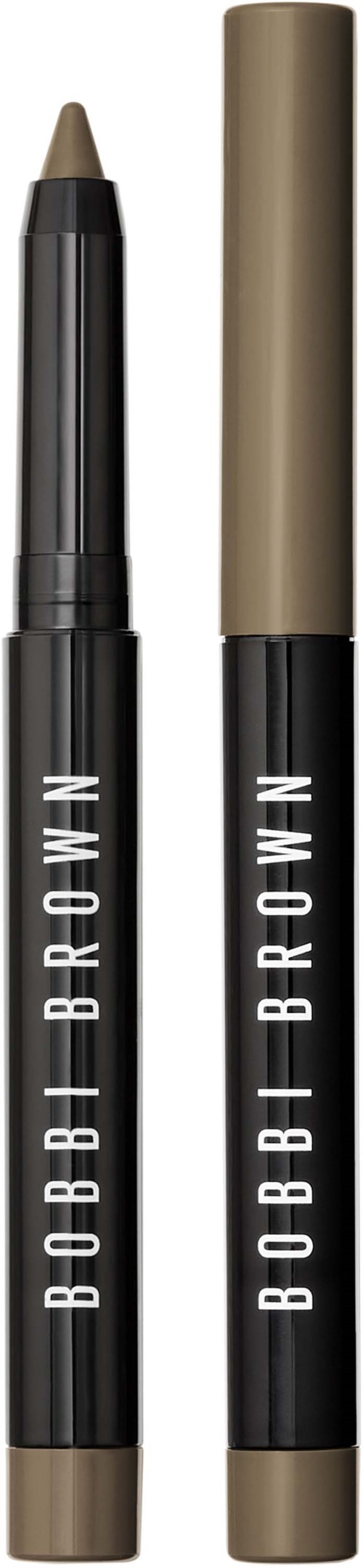 Kaksi Bobbi Brown-meikkikynää, toinen terällä ja toinen kantena, mustalla taustalla.