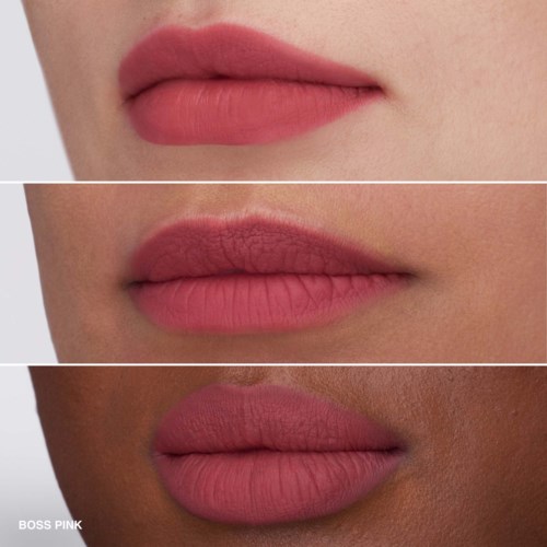 Drei verschiedene Pink-Tonarten auf Lippen mit unterschiedlichen Hauttönen in Nahaufnahme.