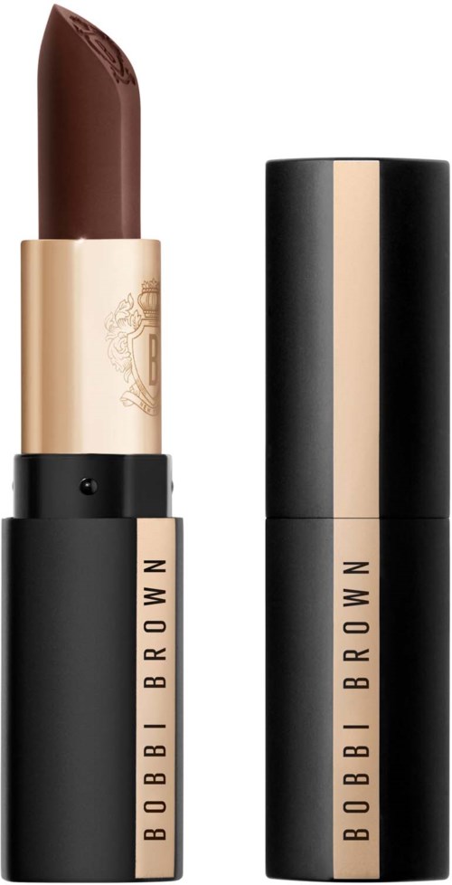 Brauner Lippenstift in schwarzem und goldenem Behälter, Marke Bobbi Brown, mit Kappe daneben.