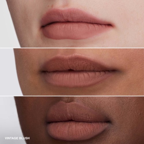Drei verschiedene Lippen mit Make-up, die verschiedene Nuancen und Stile zeigen. Die unteren Lippen sind mit 'Vintage Blush' bezeichnet.