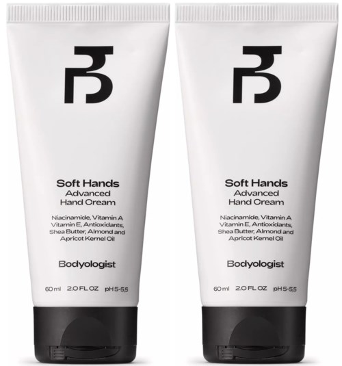 Zwei weiße Tuben mit Handcreme, beschriftet 'Soft Hands' von Bodyologist, stehen nebeneinander.