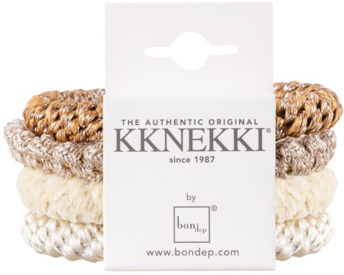 Fyra vävda, texturerade hårband staplade på varandra på en vit bakgrund. De är i olika neutrala färger.