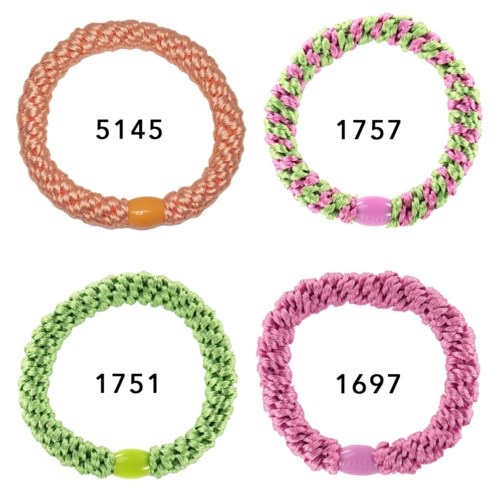 Fyra färgglada vävda armband med nummer: orange med 5145, rosa och grönt med 1757, grönt med 1751 och rosa med 1697.