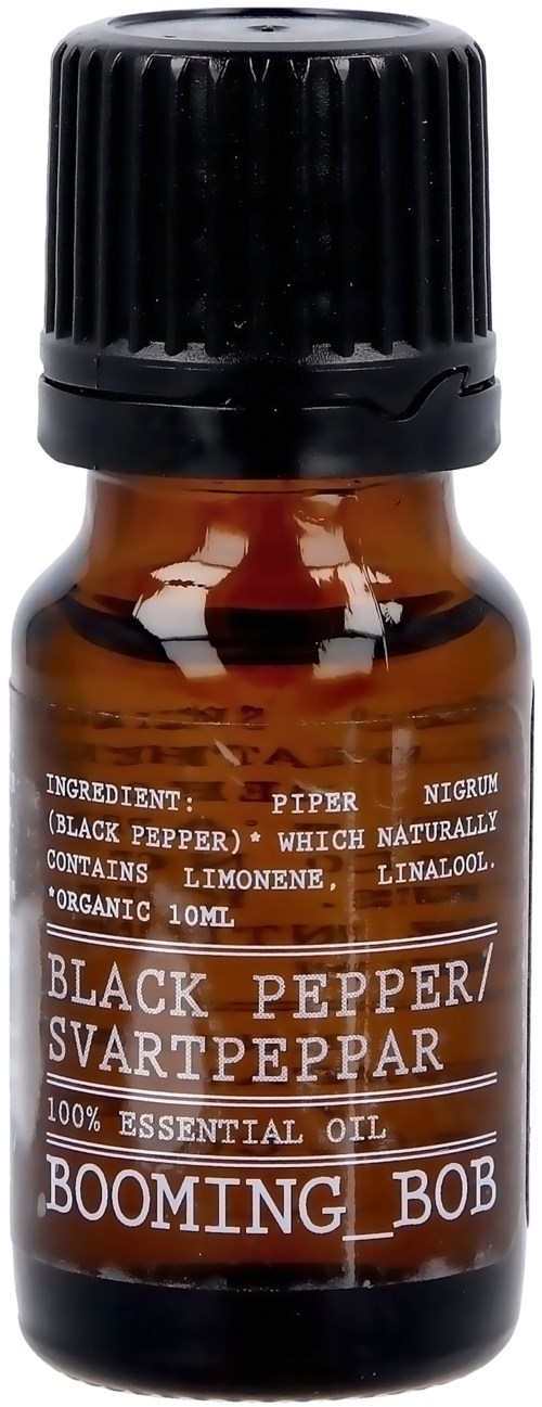Kleine braune Flasche mit schwarzem Deckel, Beschriftung 'Black Pepper' und 'Booming Bob' ätherisches Öl, enthält natürliche Inhaltsstoffe.