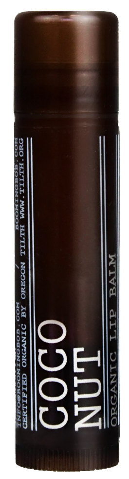 Ein kleiner brauner Behälter mit weißen und schwarzen Text, wahrscheinlich ein Lippenbalsam oder Schönheitsprodukt.