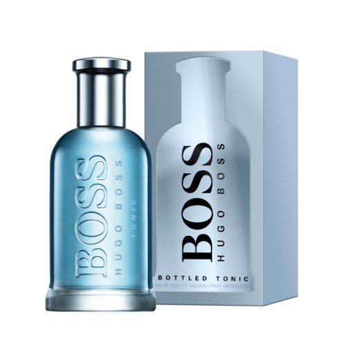 Blaue Flasche von Hugo Boss Boss bottled tonic neben seiner Verpackung.