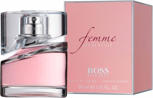 En rosa parfymflaska och box med namnen 'Femme' och 'Boss'.