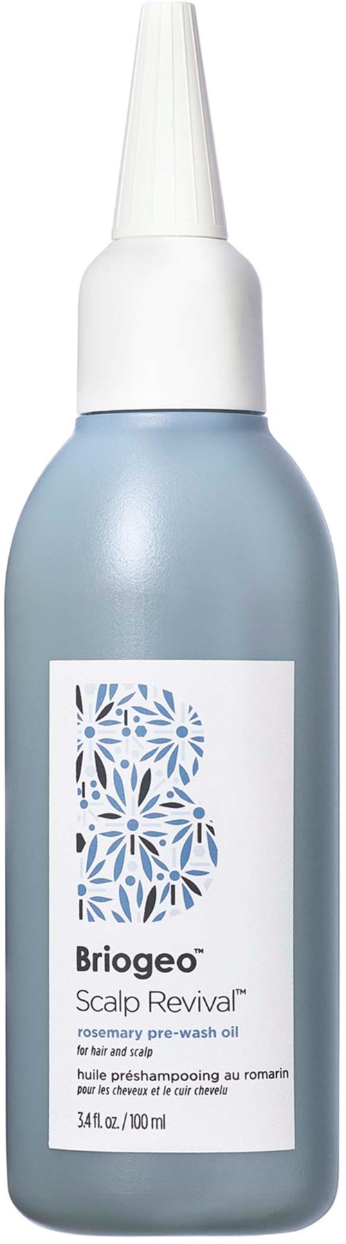 Een klein flesje met een witte dop en lichtblauwe body. Het labelt 'Briogeo Scalp Revival' en is waarschijnlijk een haarproduct.