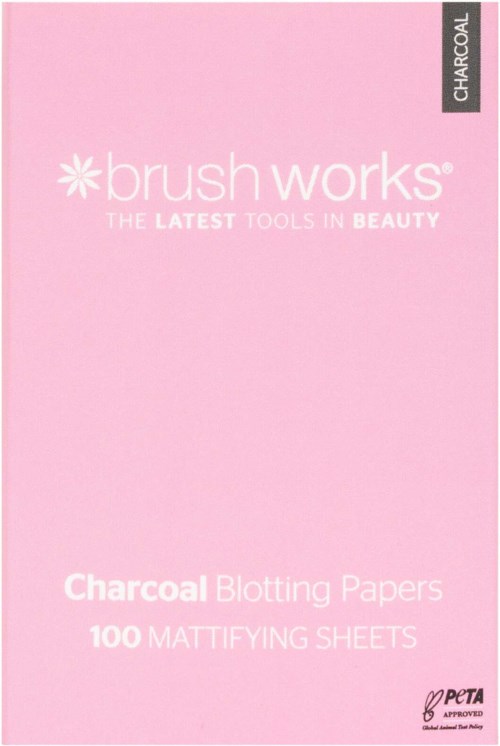 Pinkes Kästchen mit weißem Text über Brush Works Charcoal Blotting Papers, 100 Blatt.