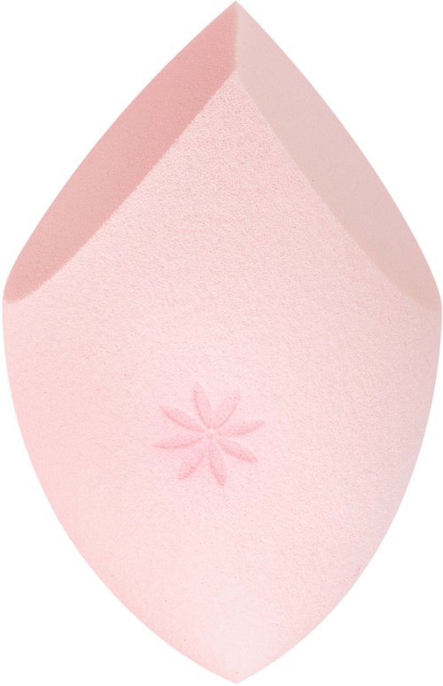 Roze make-upspons met een bloemenpatroon gestempeld dicht bij de onderkant.