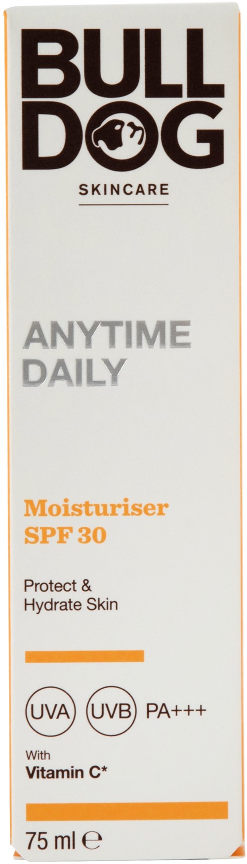 En hvit hudpleiefleske merket 'BULLDOG SKINCARE' med 'Moisturiser SPF 30,' UV-beskyttelse og vitamin C, inneholder 75 ml.