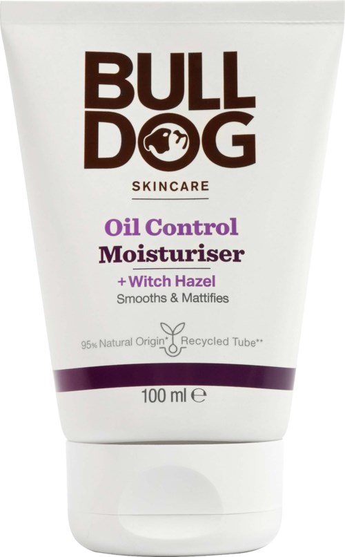 Eine weiße Tube mit Hautpflegecreme, beschriftet als Bulldog Oil Control Moisturiser mit Witch Hazel.