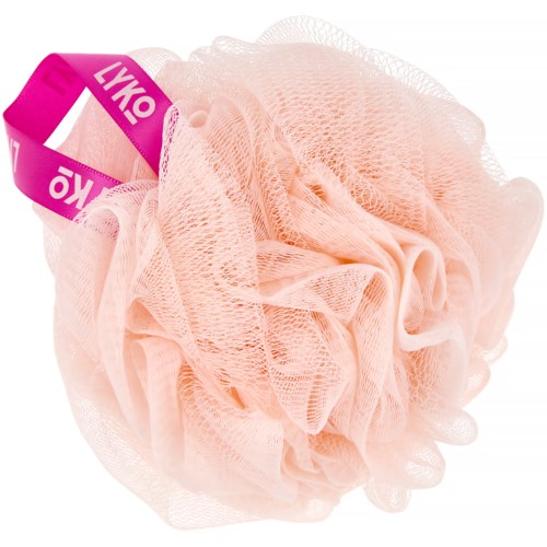 Ein rosa Duschschwamm mit einem lila Band, auf dem 'LYKO' steht. Der Schwamm ist flauschig und aus Netzmaterial.