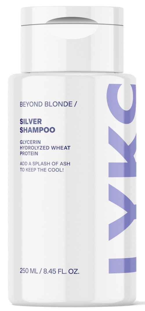 Eine weiße Flasche mit Silbershampoo, blauer und lila Text, Inhaltsstoffe wie Glycerin und hydrolysiertes Weizenprotein.