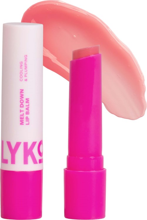 Lippenbalsam und eine Spur rosa Glanz oder Balsam mit pinkem Röhrchen. Einfach und bunt.