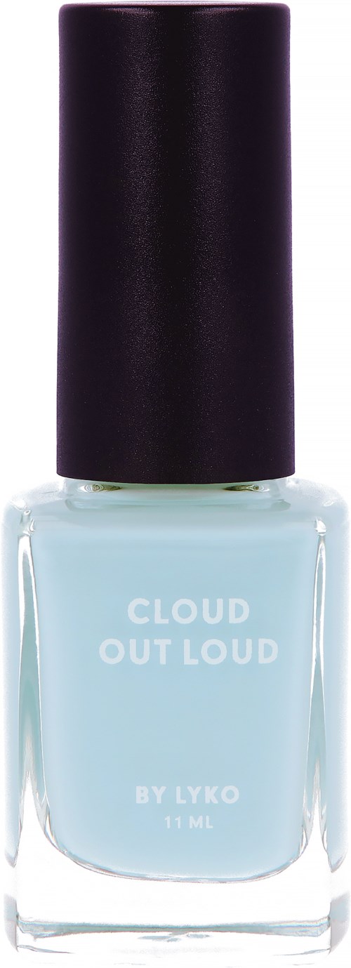 En ljusblå nagellackflaska med svart lock, märkt 'CLOUD OUT LOUD BY LYKO' och 11 ml.