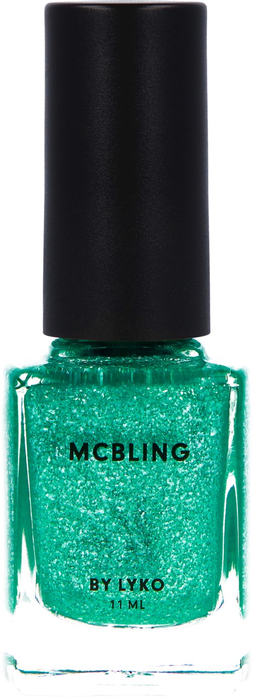 En grön nagellack med glitter, märkt "MCBLING BY LYKO," i en liten glasflaska.
