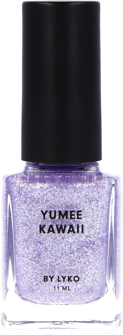 Een klein paarse nagellakflesje met de tekst 'YUMEE KAWAII BY LYKO' en een zwart deksel.