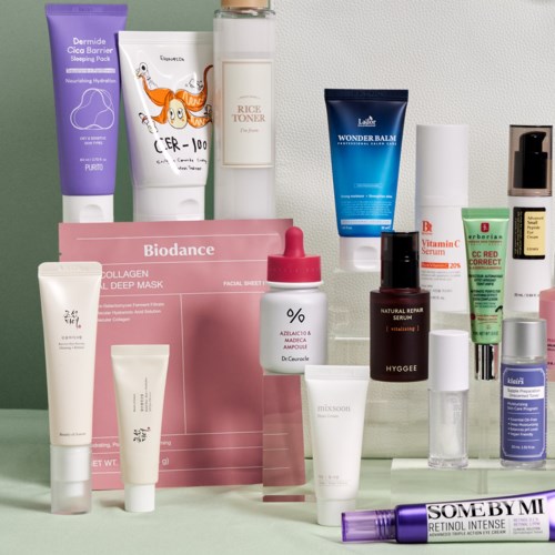 Een verzameling huidverzorgings- en schoonheidsproducten, waaronder crèmes, maskers, serums en reinigers in verschillende flessen en tubes.