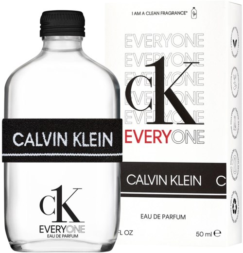 Een Calvin Klein parfumfles en doos met tekst en minimalistisch ontwerp.