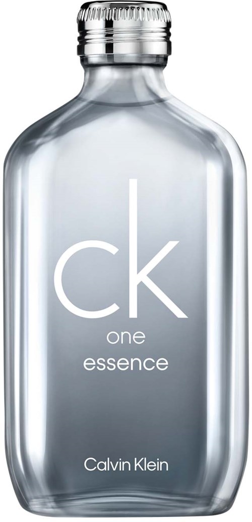Een heldere glazen fles met label 'ck one essence' door Calvin Klein met een zilveren dop.
