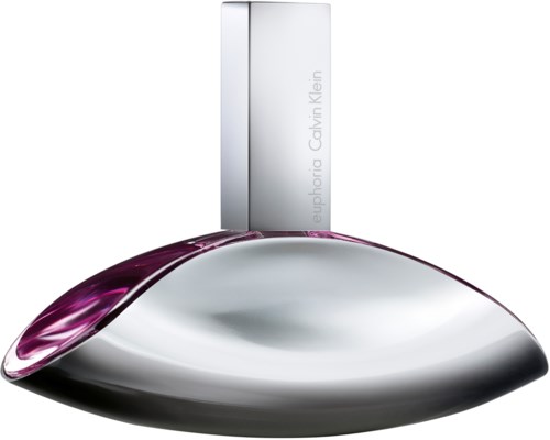 Een parfumfles met een slank, afgerond ontwerp, zilveren dop en paars getint glas. Calvin Klein branding zichtbaar.