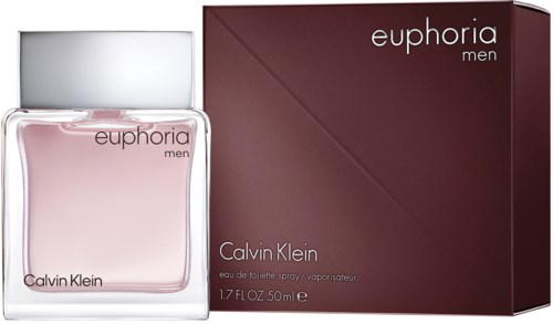 Een parfumfles en doos voor Euphoria Men door Calvin Klein, roze vloeistof binnen, op een witte achtergrond.