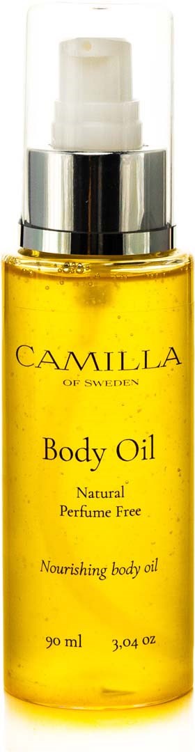 Eine gelbe Flasche von Camilla Body Oil mit Pumpe, Etikett sagt natürlich und parfumfrei, enthält 90 ml.