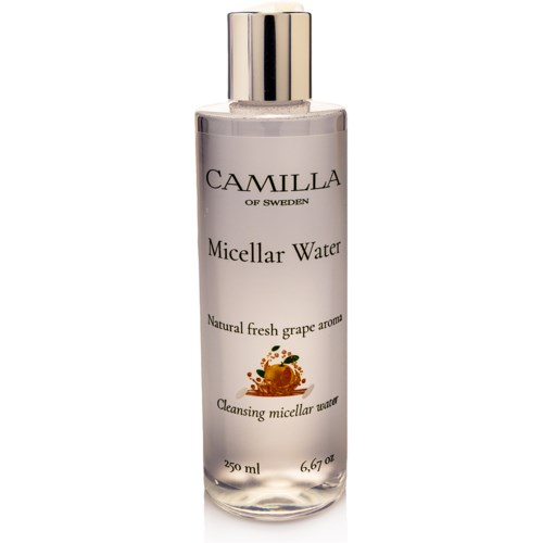 Klare Flasche mit 'Camilla of Sweden' etikett, enthält Mizellenwasser mit Traubenduft, 250 ml.