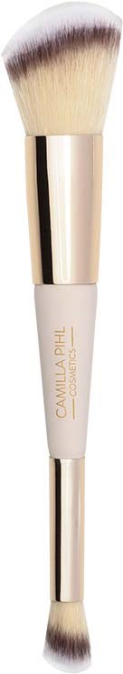 Tweedelige make-up kwast met witte en beige haren, en een gouden handvat. Het label zegt "CAMILLE PFLÜGER."