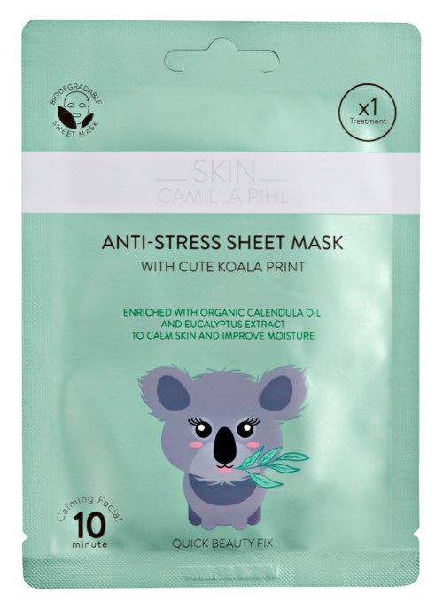 Een lichtgroene verpakking voor een anti-stress sheet maskertje met een schattige koala print en natuurlijke ingrediënten voor kalmerende huid.