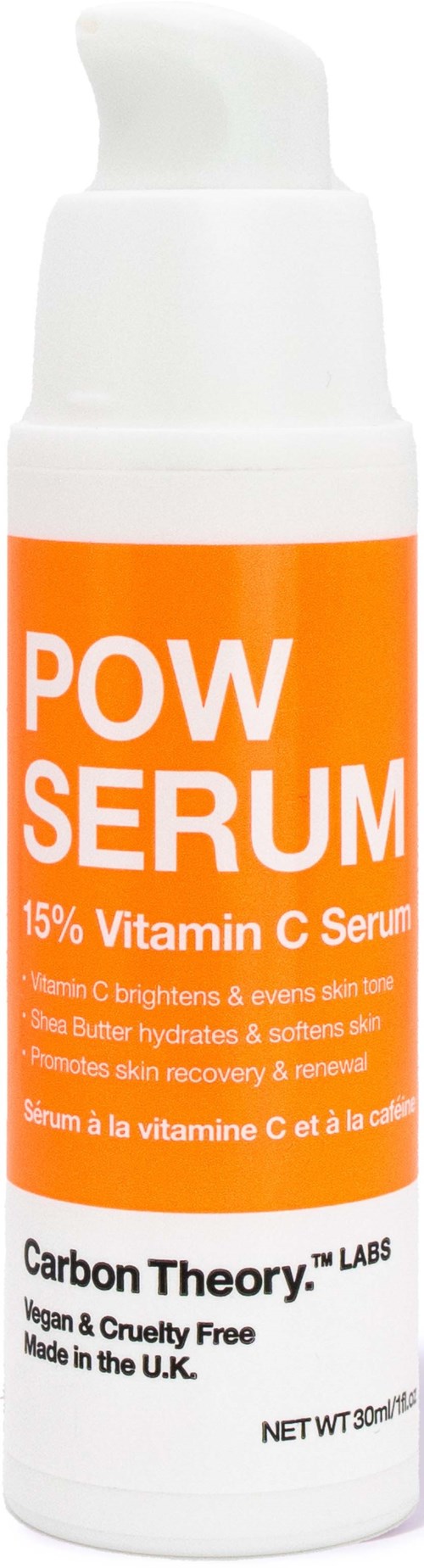 Een witte fles met oranje label met tekst 'POW SERUM' en '15% Vitamin C Serum', gemaakt door Carbon Theory.