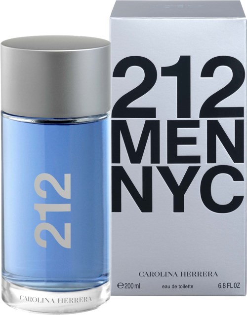 Een blauwe parfumfles met zilveren dop naast een doos met 212 MEN NYC, ontworpen door Carolina Herrera.